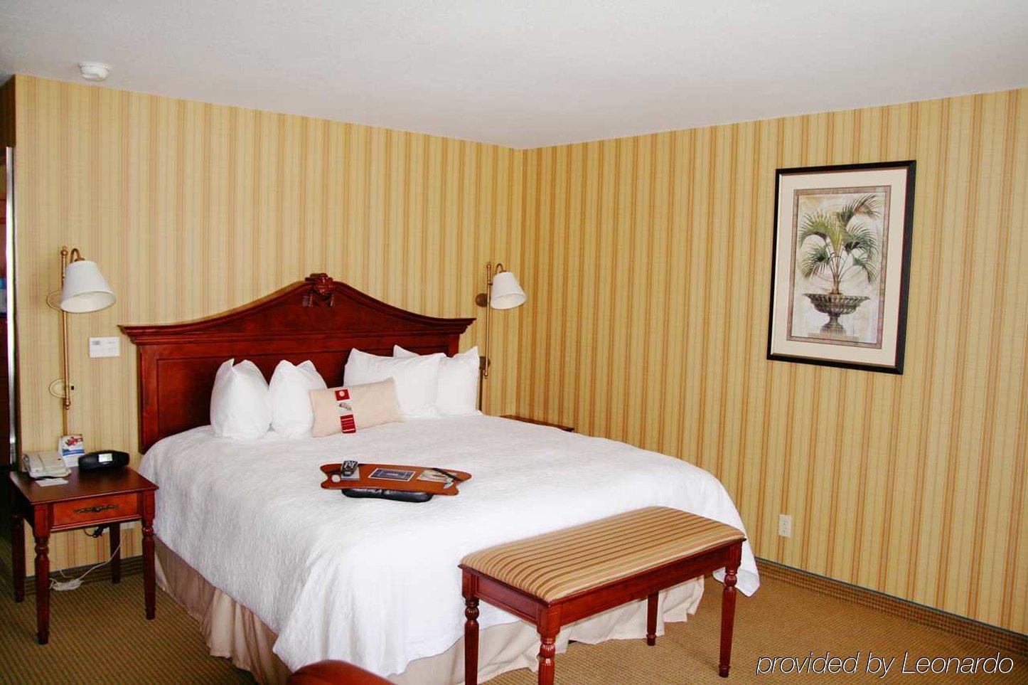 Hampton Inn & Suites Albuquerque-Coors Road Room photo